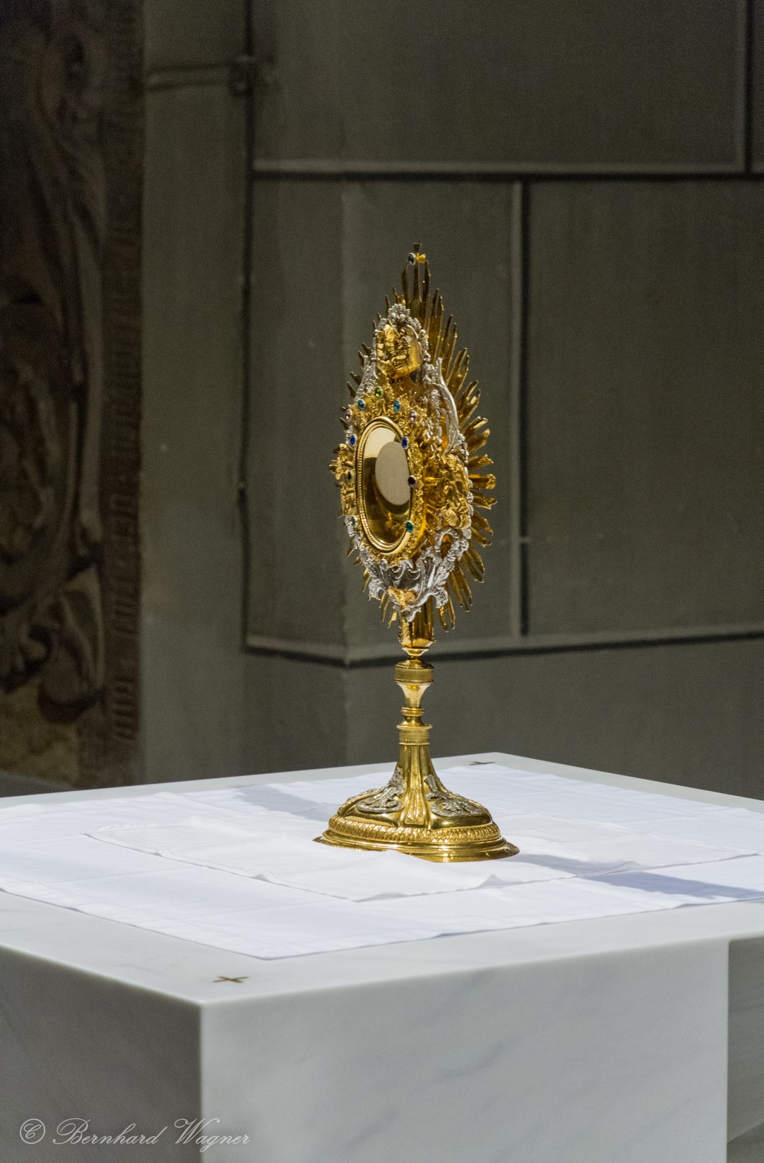 Die Monstranz mit dem Leib Christi in näherer Ansicht (© Herr Mag. Bernhard Wagner).
