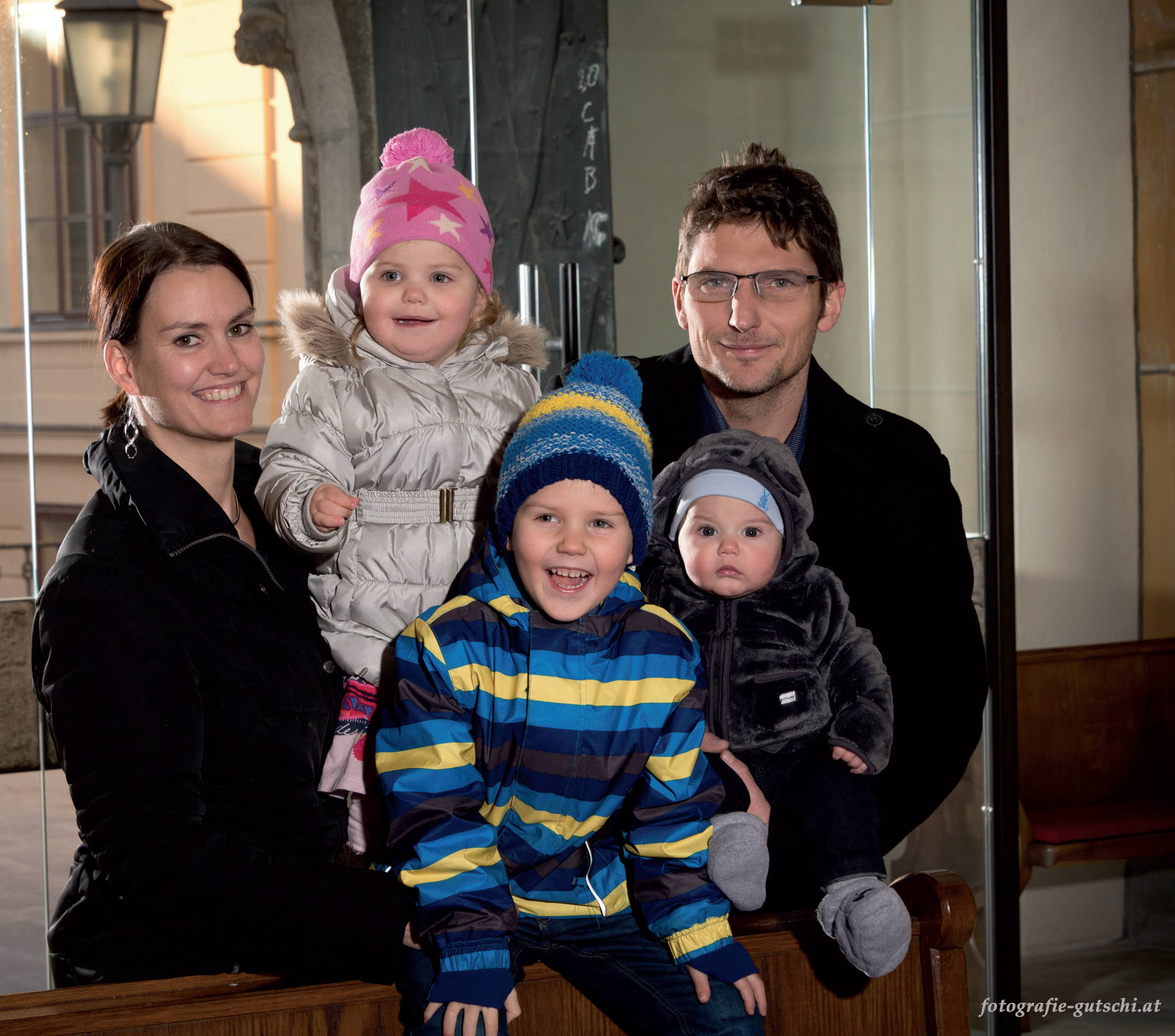 Kostbarkeiten in unseren Gotteshäusern. Eltern mit ihren Kindern