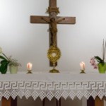 Pfarrhof-Wolfsberg-Naechtliche-Anbetung-Monstranz_1