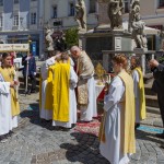 Fronleichnam-Fronleichnamsprozession-Hoher-Platz-Dechant-Hofer-Ministranten_1