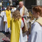 Fronleichnam-Fronleichnamsprozession-Hoher-Platz-Dechant-Hofer-Ministranten_2