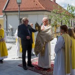 Fronleichnam-Fronleichnamsprozession-Markusplatz-Dechant-Hofer-Ministranten