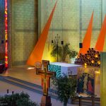 Taizé-Altarbereich-der-Versoehnungskirche_1