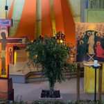 Taizé-Taizé-Kreuz-(Kreuzikone)-und Bildnis-in-der-Versoehnungskirche