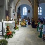 Abend-der-Barmherzigkeit-Aussetzung-und-Inzens-des-Allerheiligsten