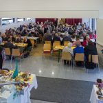 Erntedank-Nudelfest-Blick-in-den-Markussaal