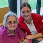 Senioren-Advent-Frau-Koschier-Dame-vom-Roten-Kreuz