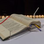 Erster-Rorategottesdienst-Aufgeschlagenes-Messbuch